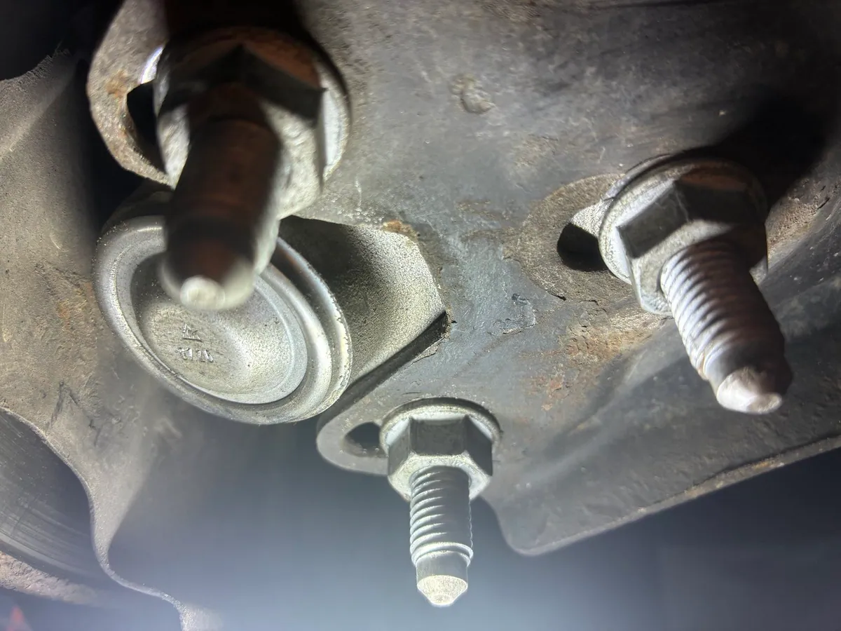 Passat B7 NMS 1.8 TSI la repararea răcitorului de ulei · 2