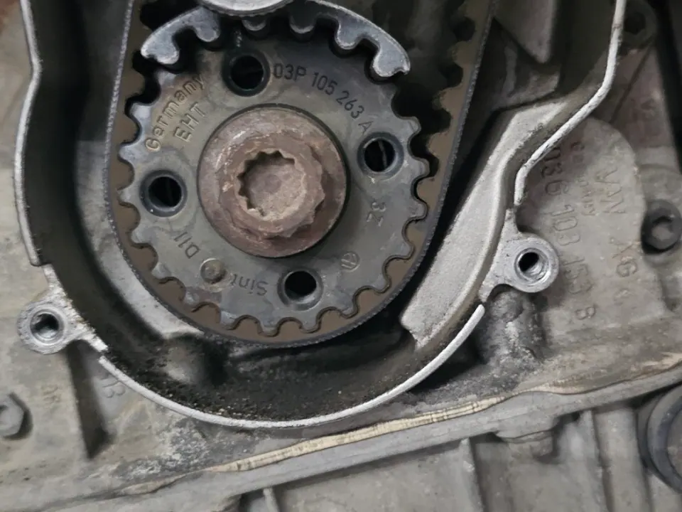Lucrări la distribuția motorului